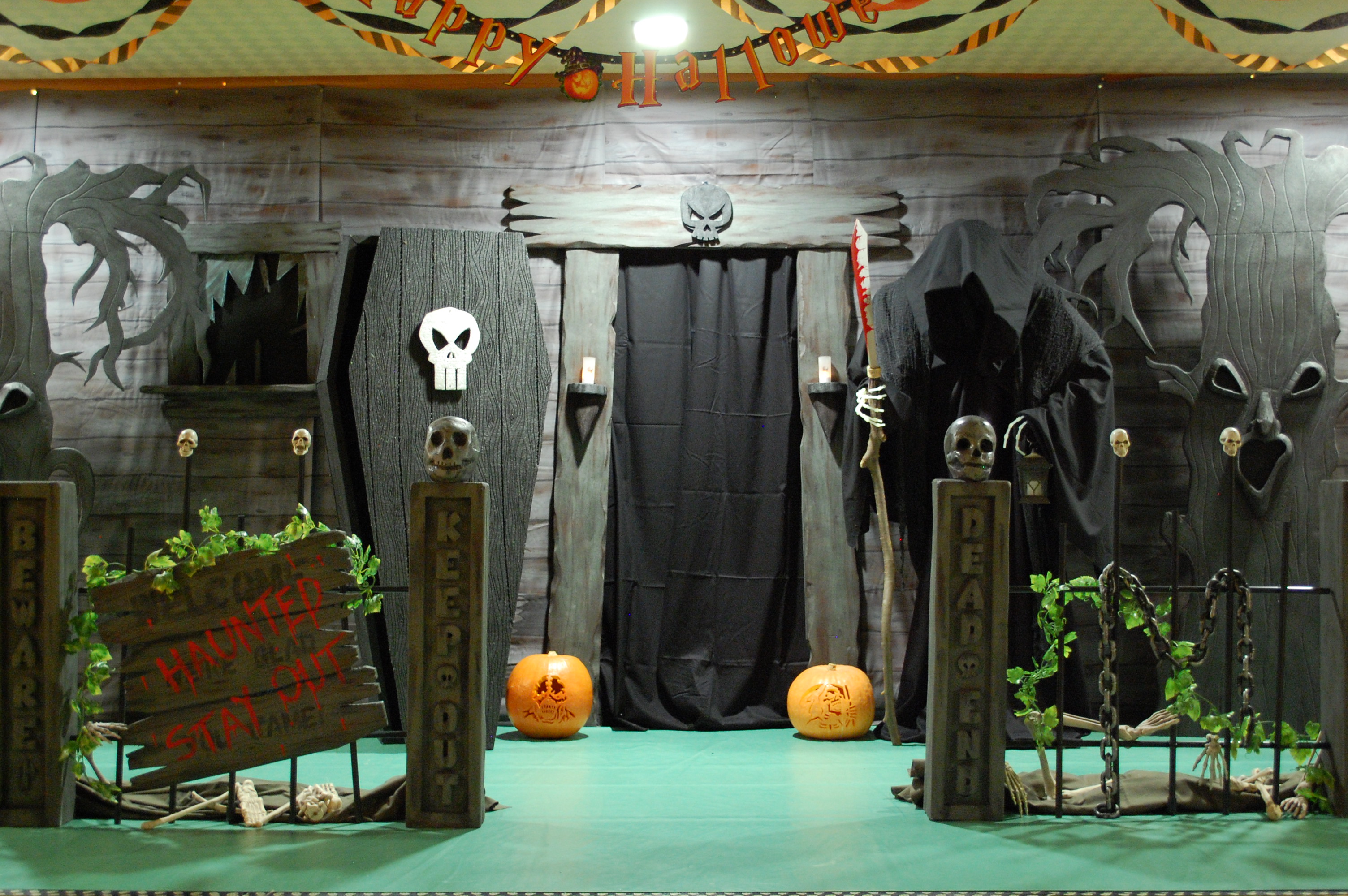 Make your own Haunted House sign Halloween party prop